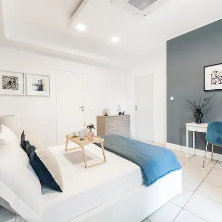 Easylife - Elegante E Rifinito Vista Duomo In Piazza San Babila Διαμέρισμα *