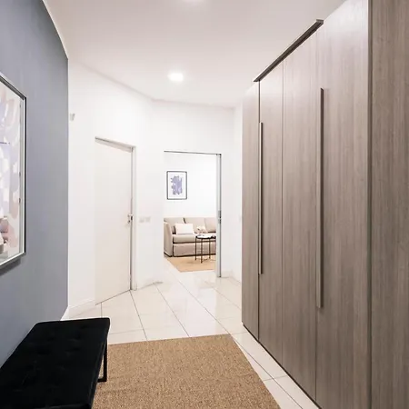 Easylife - Elegante E Rifinito Vista Duomo In Piazza San Babila Διαμέρισμα *